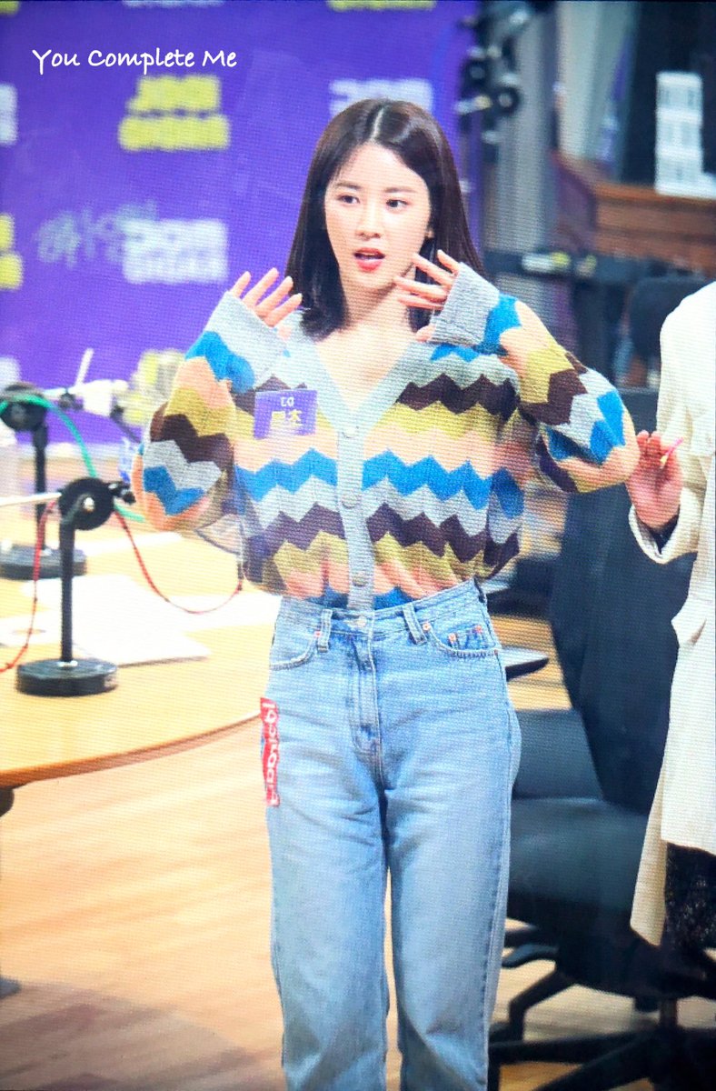 YouCompleteMeCR's tweet photo. 191023 아이돌라디오 

귀요롱💕

#에이핑크 #초롱 #박초롱 #apink #chorong @Apinkpcr https://t.co/Bxqu6yB2KZ
