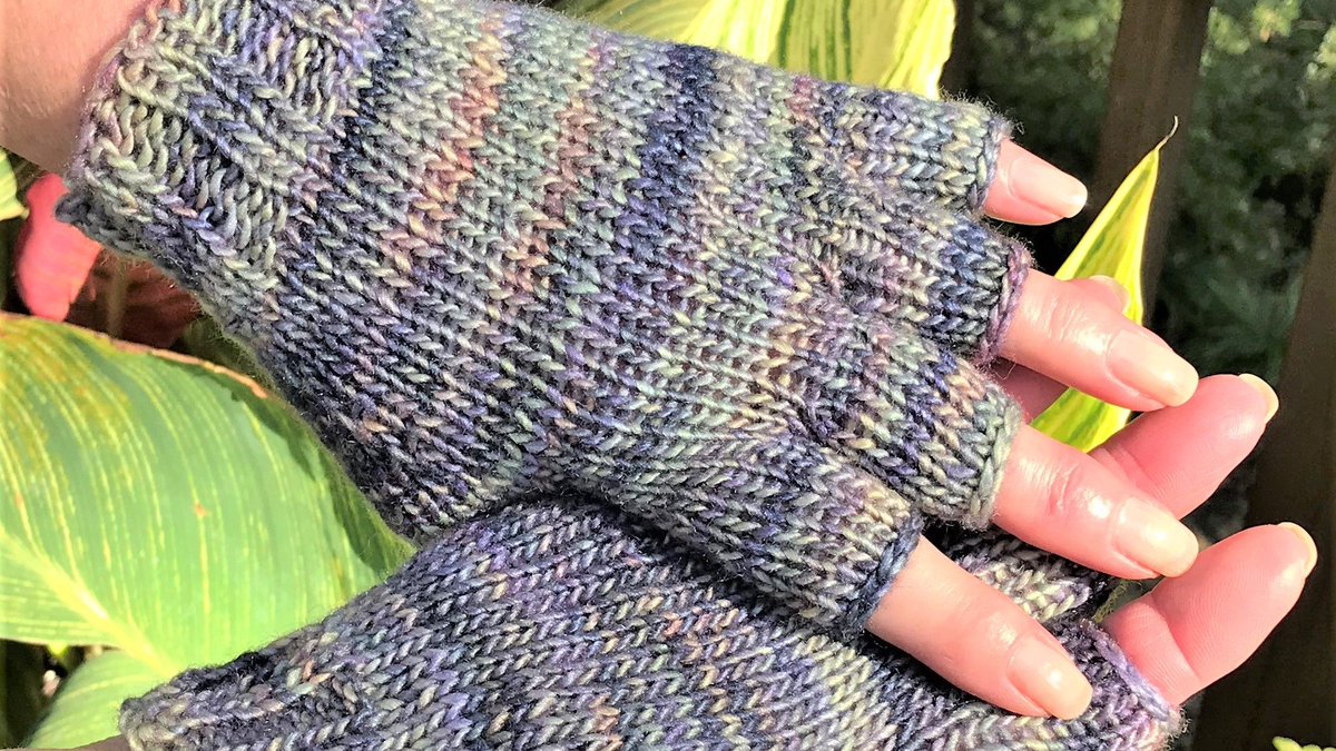 Gorgeous baby merino and silk in violets, grays and blues.  Love this fiber! etsy.com/listing/746981… #handknit #handmade #knitting #etsy #etsyshop #smallbusinessowner #shopsmall