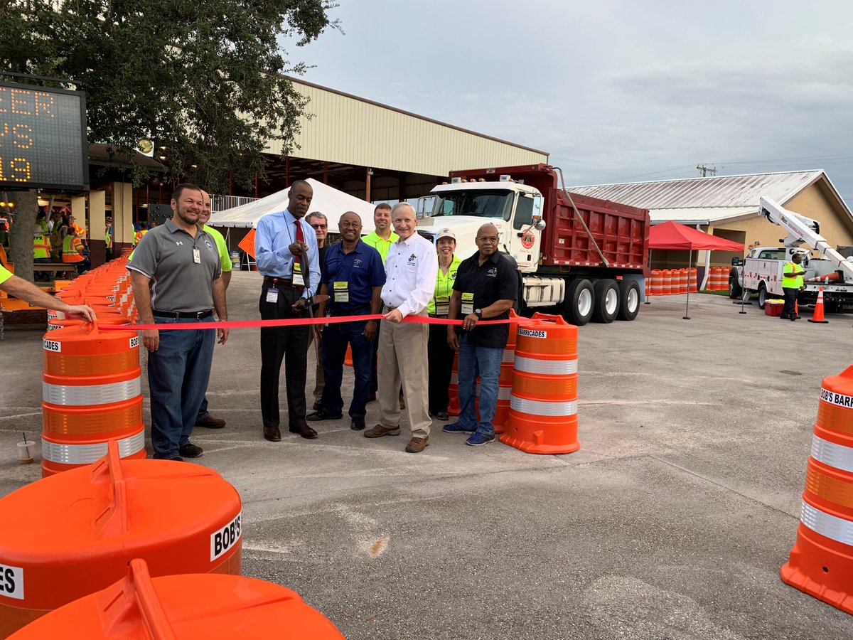 CONSOREngineers's tweet photo. Yesterday was a great first day of the Construction Career Days event in the @TownofDavie as 1,100 students participated in hands-on transportation learning labs! Thanks for the support @browardschools, @MyFDOT, @MDCPS, and others! #FutureEngineer #Career #CONSORimpact https://t.co/MrELo6STcA