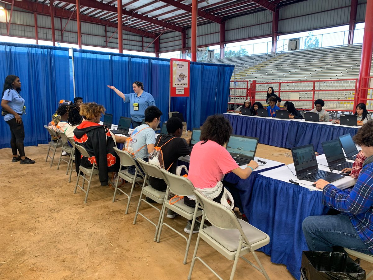 CONSOREngineers's tweet photo. Yesterday was a great first day of the Construction Career Days event in the @TownofDavie as 1,100 students participated in hands-on transportation learning labs! Thanks for the support @browardschools, @MyFDOT, @MDCPS, and others! #FutureEngineer #Career #CONSORimpact https://t.co/MrELo6STcA