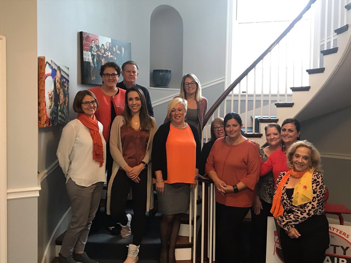 FRPSsupt's tweet photo. Central Administration supporting Unity Day #UnityDay2019 #courage #stopbullyingnow  @frpsinfo #BullyingPreventionMonth #nomorebullying #Smile #benic
🙆‍♂️🙋🏿‍♀️🏛️ https://t.co/hOUBAXucpq