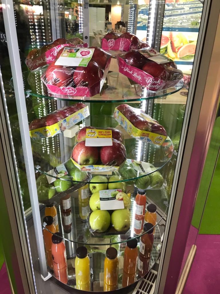 mesfruits's tweet photo. 🍎Toute l'équipe mesfruits vous attend à Madrid à la @feriafruitattraction  hall 4 stand C05 🍎 #mesfruits #feriafruitattraction #fruitattraction #manzana #pomme  #france #madeinfrance https://t.co/jWZwZB0GMf