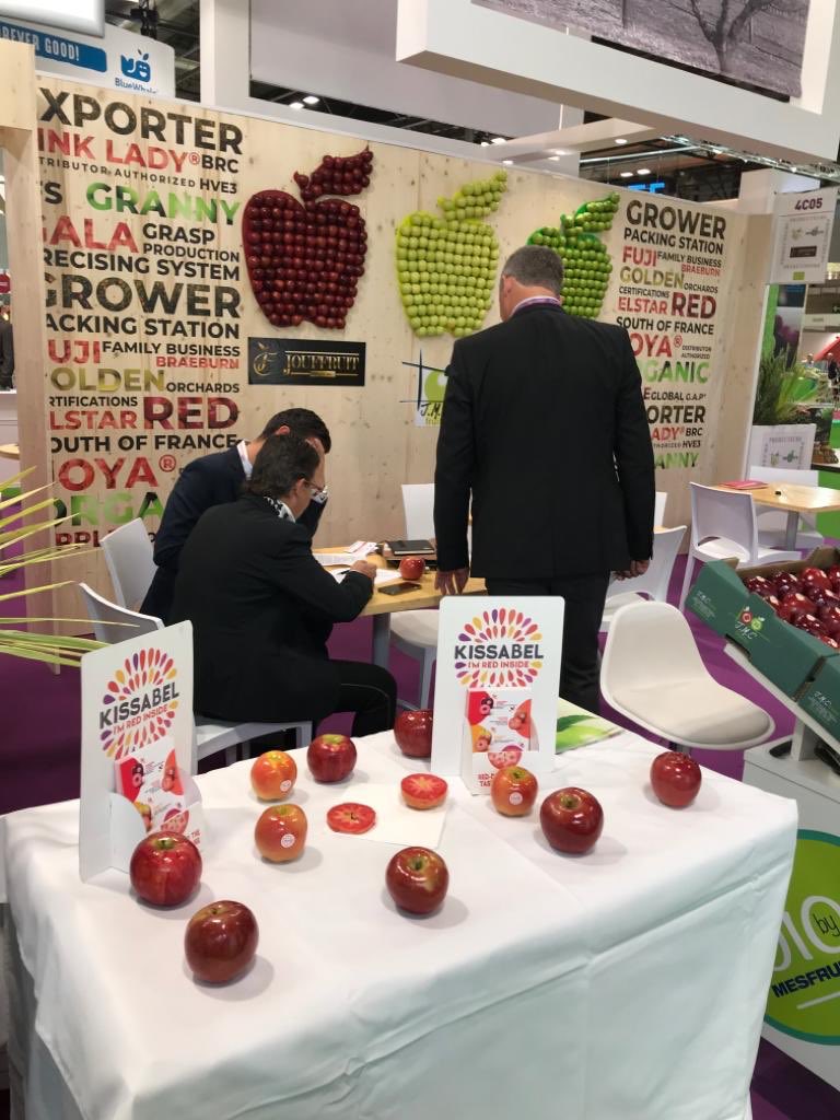 🍎Toute l'équipe mesfruits vous attend à Madrid à la @feriafruitattraction  hall 4 stand C05 🍎 #mesfruits #feriafruitattraction #fruitattraction #manzana #pomme  #france #madeinfrance