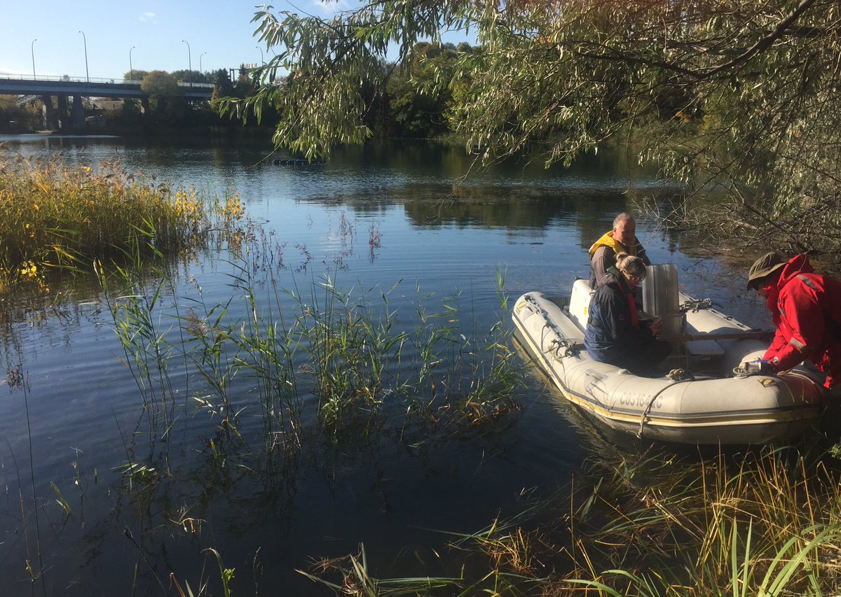 Second day in the field; sampling Montreal urban lakes with <a href="/zofia_e_taranu/">Zofia E Taranu</a> <a href="/EcccAmber/">AmberGleasonECCC</a> and team for climate change and air pollutants sediment core project <a href="/JanekirkHg/">JaneKirk</a> <a href="/DCGMuir/">Derek</a> @amilaods <a href="/ECCCSciTech/">ECCC SciTech</a>