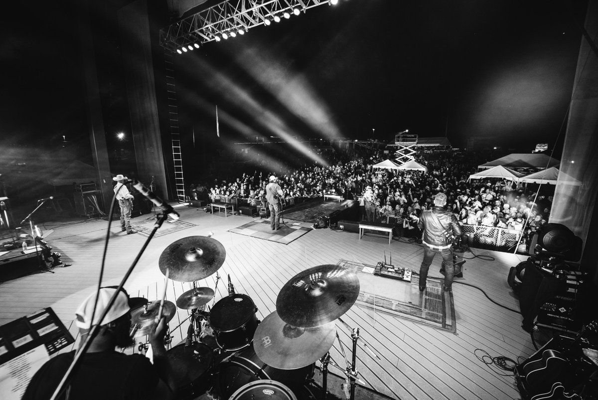 caseydband's tweet photo. #RanchBash 2019 @959theranch @HearFortWorth @SamRiggsMusic #OneLightTown @PantherIsland @ZackMorrisMEDIA @Ariat https://t.co/3OBJIFuF69