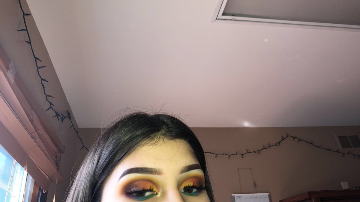 jackelin_mua's tweet photo. Dark rainbow🌈
• @jamescharles X @morphebrushes
• browstylist @maybelline
• D115 @dodolashes
#like #follow #eyeshadow #dark #jamescharles #mua #detroit #cutcrease #morphe #makeup #dodolashes https://t.co/q3hPfhG3Tq