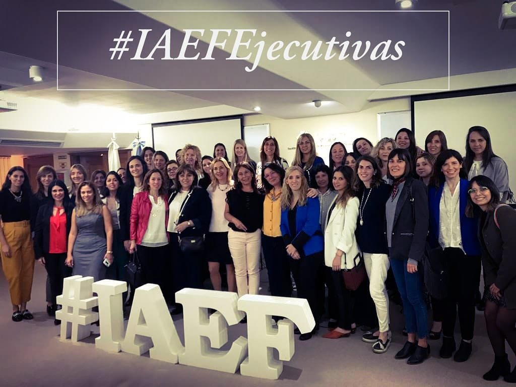 IAEF_oficial's tweet image. Excelente Encuentro de #IAEFEjecutivas en #IAEFBuenosAires 👏👏 👏👏
Con @ccoppoli: Storytelling: El poder de contar historias en nuestras conversaciones laborales #IAEFSocias #Storytelling 
@AccentureDigi
@sigrid_tolaba