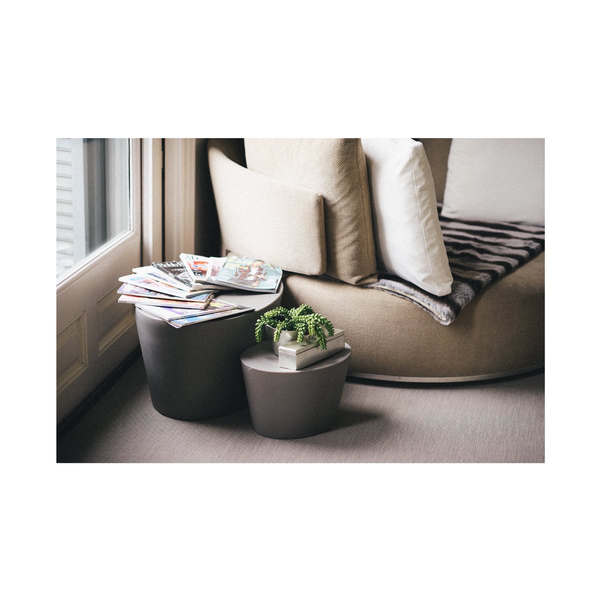 Everything is ready for a reading moment.⠀⠀⠀⠀
#elpalauetlivingbarcelona #elpalauet #elpalauetBarcelona #palauetlovelycorners #beautifulhotels #roomwithaview #hotellife #boutiquehotel #luxtravel #arttravel #travellove #luxuryappartments #luxurysuites #designhotel