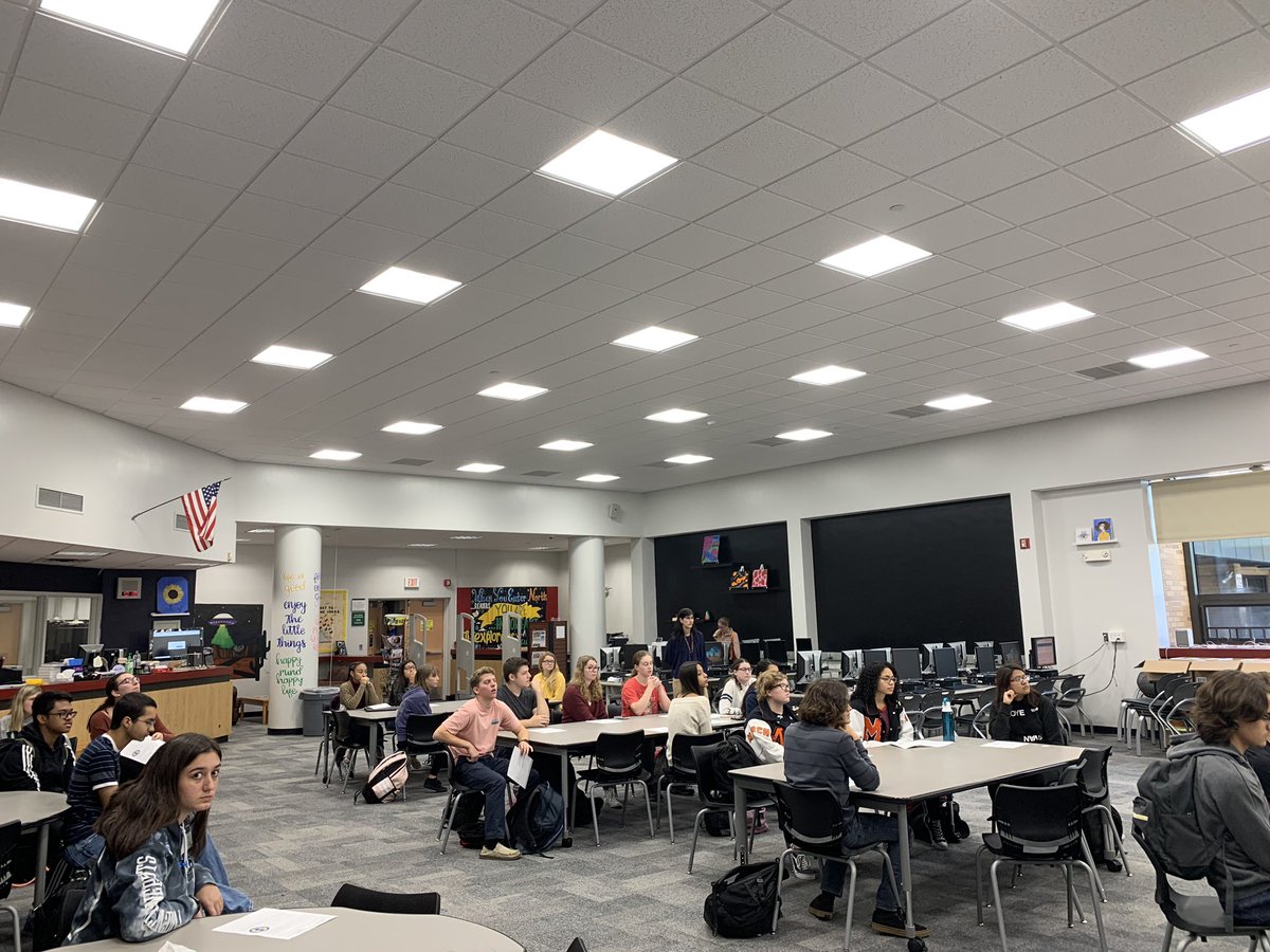 DrReginioNM's tweet photo. @MmeDJones & Mrs. DeMaria meeting with Ss interested in achieving the NJ Seal Of Biliteracy! #MTPSWorldLanguage @HSNPrincipal @HighSchoolNorth @nj_biliteracy @DrGeorge_MTPS https://t.co/C0kBJZpZAb