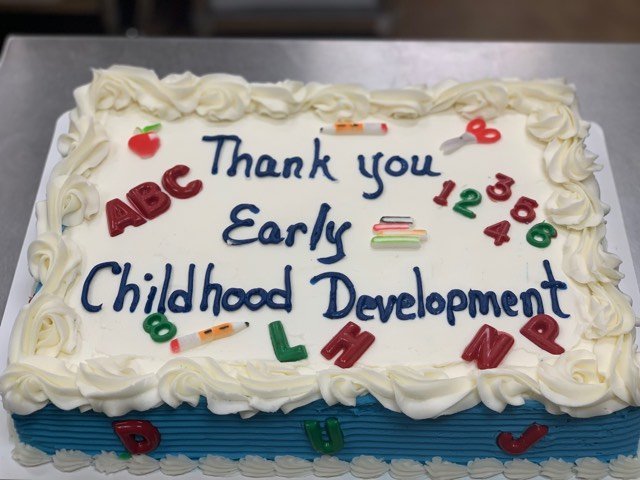 BpsConnect's tweet photo. Thanks to Deb at Cake Expressions (508 Galvin Road S) in #BellevueNE for baking up this amazing cake to support the #bpsne Early Childhood Team! @ExpressionsCake is donating cakes to all the @BellevueSchools throughout the year! Next up: @TheFortFalcons https://t.co/RSBK30L2Hw