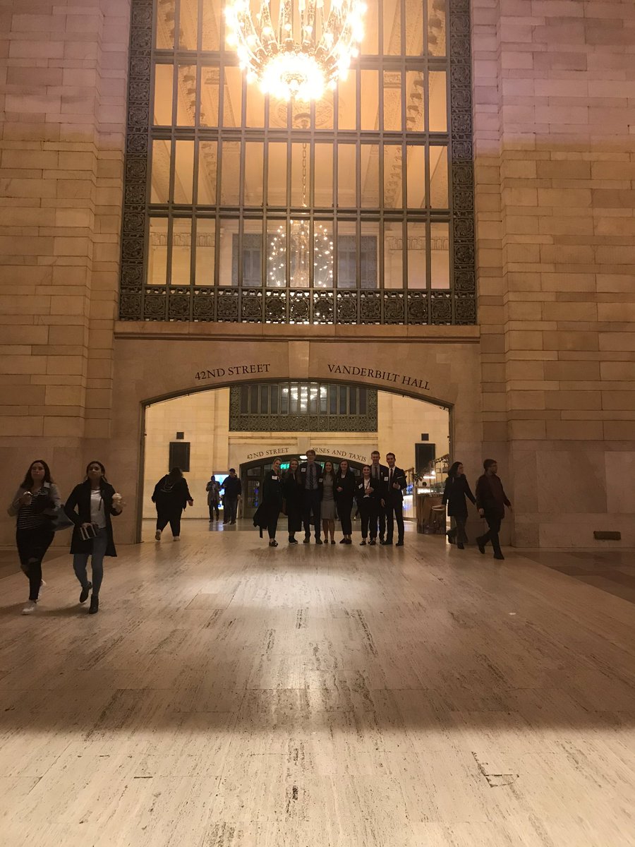 #GUNYCTREK19 <a href="/Gonzaga_CPD/">Gonzaga Career & Professional Development</a> Day 2: Heading back to the Leo House after a long day with a stop for a pic in Grand Central Station.