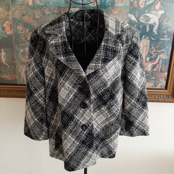 seasthedayab's tweet photo. So good I had to share! Check out all the items I'm loving on @Poshmarkapp from @TonyGon36042680 #poshmark #fashion #style #shopmycloset #tedbakerlondon #ambersun #na: https://t.co/rnt8ShlEoc https://t.co/CDTfge4wg8