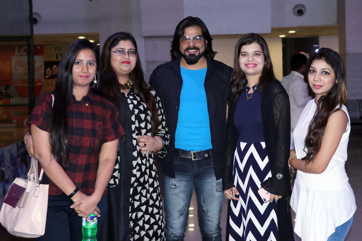 Nirbhay_Arjun09's tweet photo. Some Glimps of #TheHighwayFashionWeek #CelebrityGuest #NirbhayArjuna
Organised by JMG Group &amp; PB Events
Thnks Dr. Nikita Nagar, Jimmi Gupta &amp; Preet Bhati Ji

#ActorsLife #FashionBlogger #LifeStyle #ModelsLife #GlamLife #Glamour #FashionModel #FitnessFreak #PBEvents #RunwayWeek https://t.co/pIw6oF6xOk