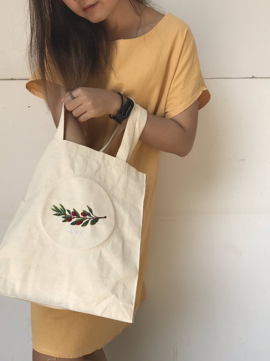 tforestwonderer's tweet photo. คอร์สเรียนปักผ้า ต้อนรับปี 2020
วันที่ 9 พย. 2562
ราคา : 2200 บาท (พร้อมอุปกรณ์)
13.00 - 16.00น.
จะได้1.กล่องไหมปัก 50 สี อุปกรณ์งานผ้า เช่นที่สนเข็ม เข็ม ไหม
2.ถุงผ้าดิบ 2 ไซส์
3.สะดึง
(รับ 8 คน)
สำรองที่นั่ง line : witch_bt
#WorkshopTH #thaiartist #Thaicrafter #ปักผ้า https://t.co/LDEEdZs8xp