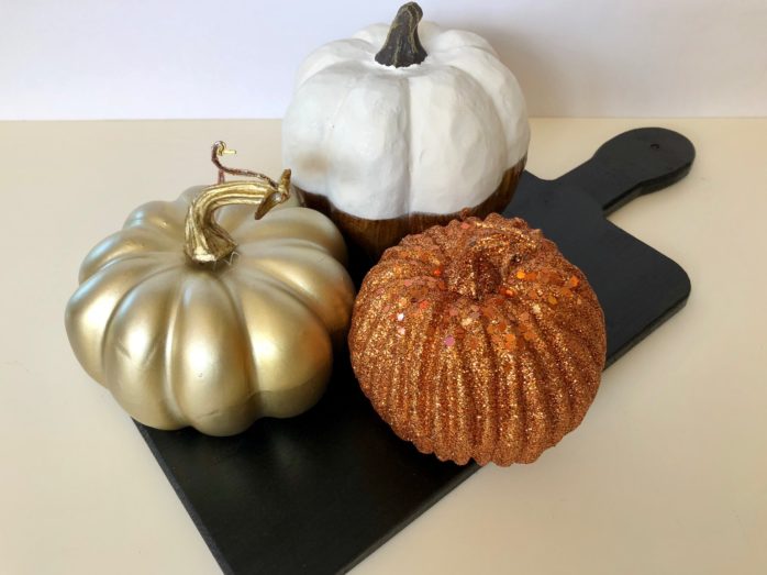 Check out how @yesterdayontuesday transformed this wooden tray into seasonal decor with Plasti Dip here:  bit.ly/2USyKEF
.
Get your Plasti Dip here: amzn.to/2RN8FF4
.
#dipheadsunite #plastidip #DIY #diycraft #dipproject #dipprojects