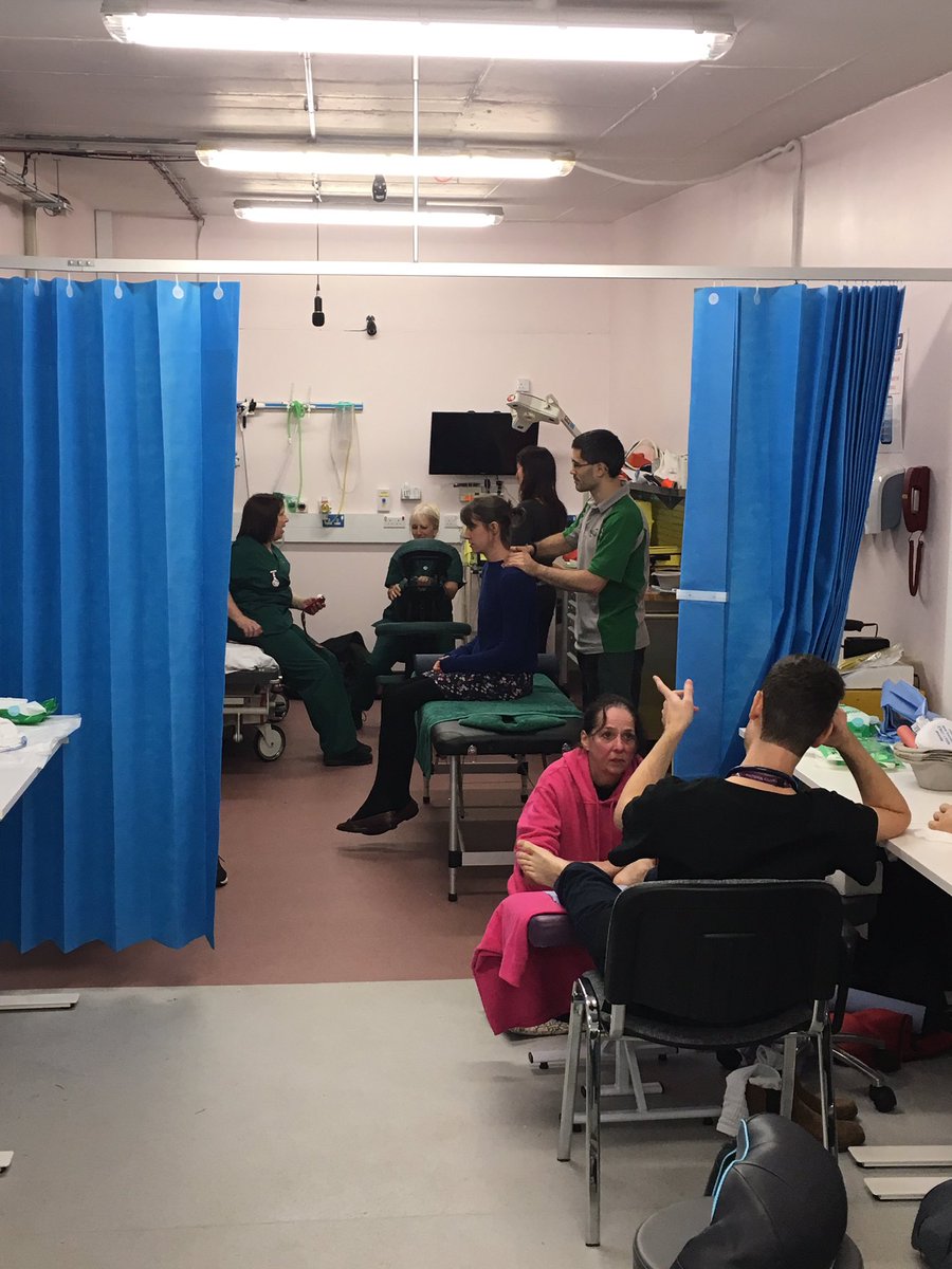 NikolaCreasey's tweet photo. Wonderful afternoon with well over 50 EU staff enjoying a much needed massage! Thank you @Health_Charity Already planning the next one! #euwellness #lookingafterourstaff @AssimJavaid @hkmurch @wayneparsons3 @KatjaEmpson @CV_UHB @CAV_LenRichards @drstuartwalker https://t.co/hh9igwFpZd