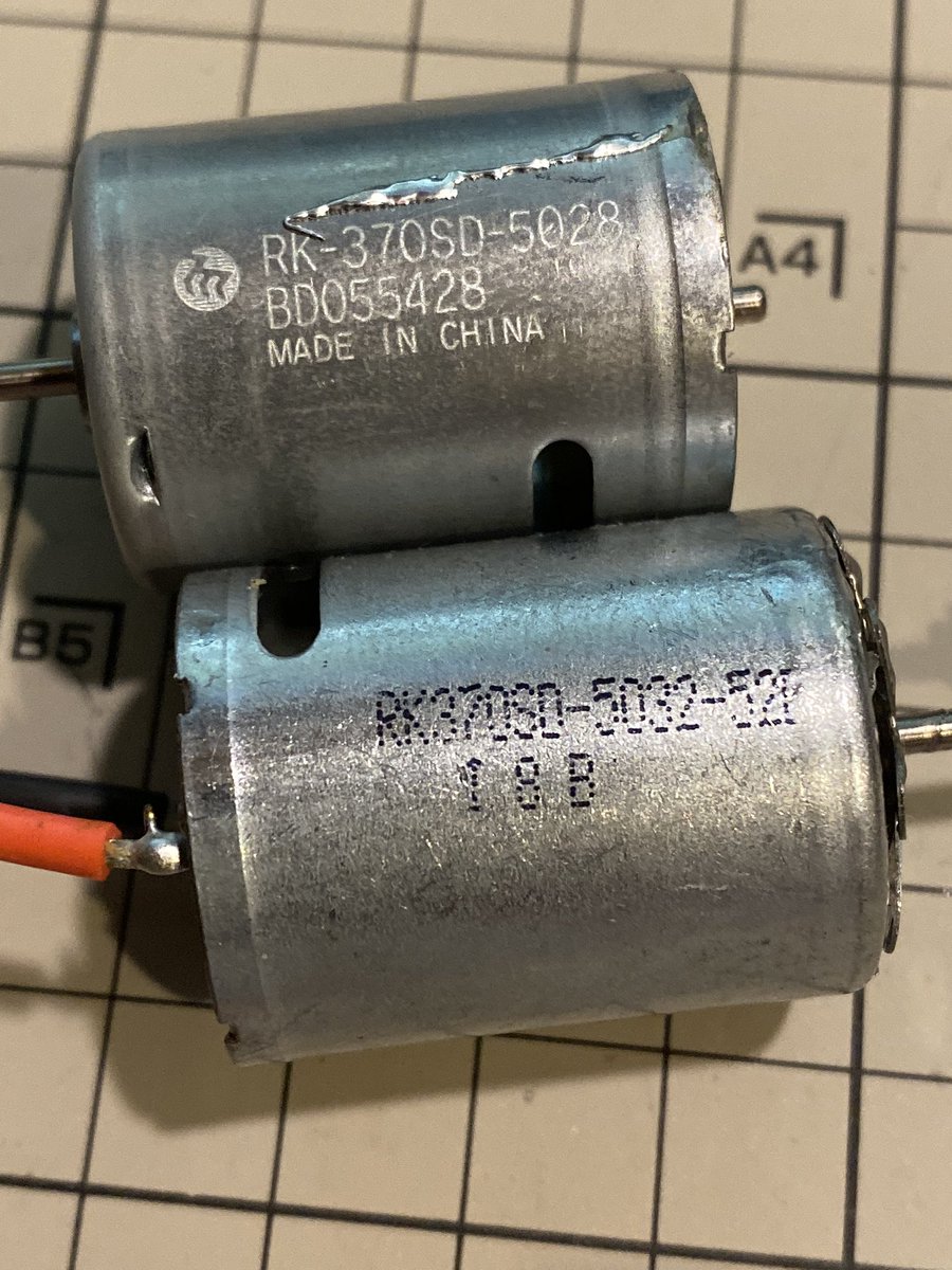 ときな 東京マルイmp7のモーターの端子が折れたのでwell製メカボからパーツ取り 配線着いてる方がwellで着いてない方が純正品 目視ではピニオンギアのサイズが僅かに異なって見えるが殆ど同じように見える 実射はまた今度 Mp7 コンパクト電動ガン