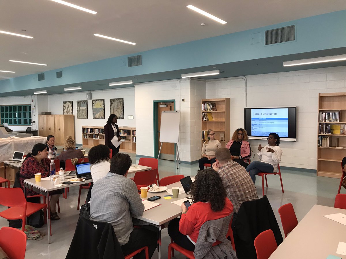 JenGoldbergDAAA's tweet photo. Lead Higher schools are sharing best practices to ensure the success of their students in their AP programs! #leadhigher #equityandaccess #OEA #apforall @BKNHSSuptRoss @Banneker_HS ENYFA’s AP Hornik @KinsleyKwateng @OfficialWHSAD @brooklynprephs https://t.co/zXKkADBuWB