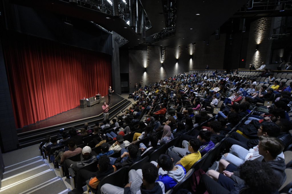 400+ in our first launch assembly! Leaning into some <a href="/CenterRespect/">The Center for Respect (was The DATE SAFE Project)</a>  gold from Mike Domitrz. #manupinspire <a href="/ian_mendes/">Ian Mendes</a> @GlenfordCanning <a href="/OCTEVAW/">OCTEVAW</a>