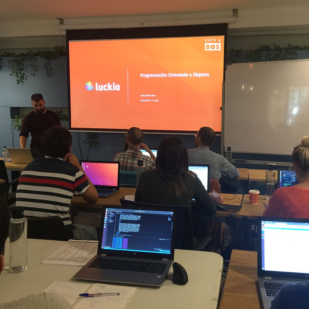 hackaboss_'s tweet photo. 😎 Aquí tenemos a Jesús Salván de @luckia_es en pleno workshop con nuestr@s alumn@s del #bootcamp de #Coruña el viernes pasado, sobre #Programación orientada a objetos. #MOLA! 👏 #Gracias por todo crack!
#HackaBOS https://t.co/HwK99I8pJK