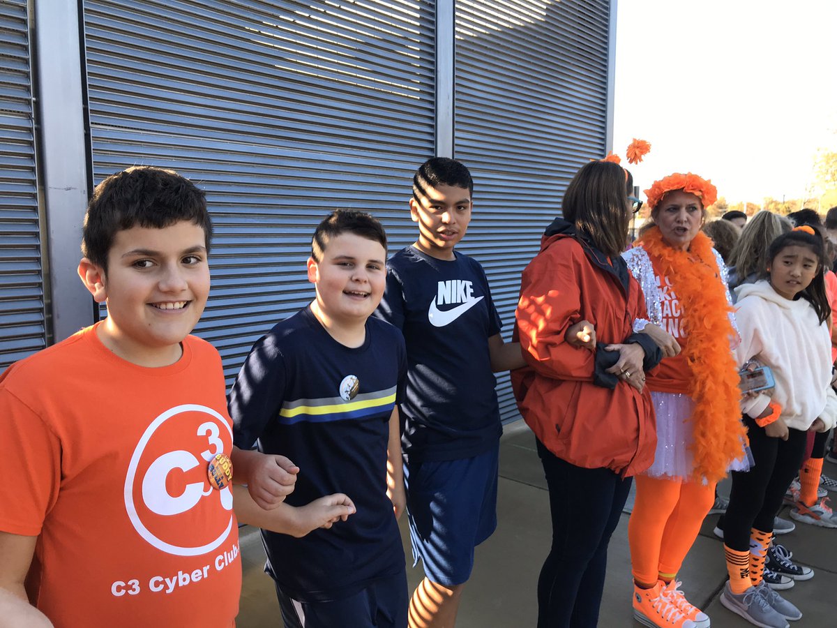 LaurynC135's tweet image. #CLIMBtoUnity #UnityDay #Math6Rocks @BAM_MS_Official @MGT_each