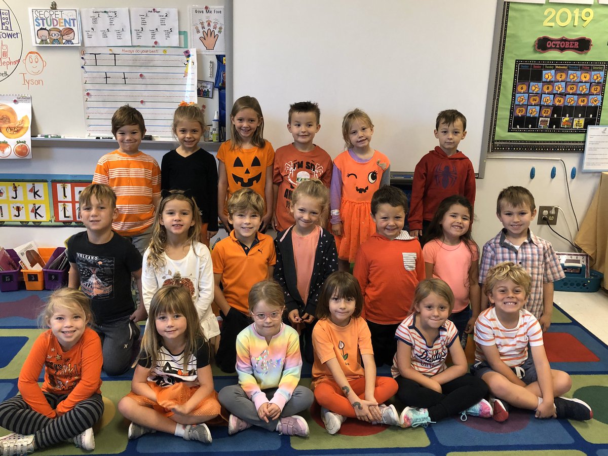 barron1013's tweet photo. Celebrating #UnityDay2019 @AndersonElem #itsnicetobenice  @Staceyleebrown2 @KristaCHolland1 https://t.co/3WJjoXT5Nc