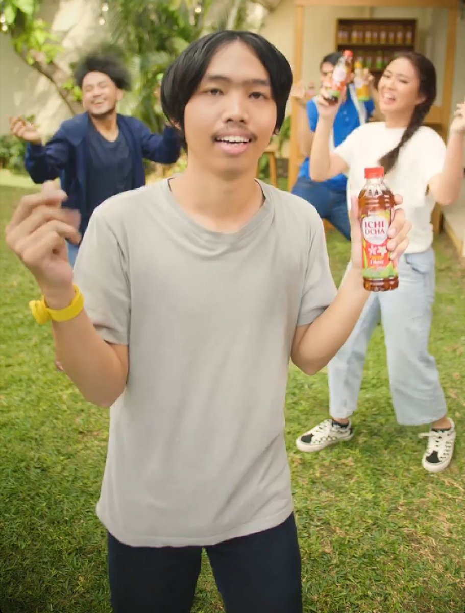 perasaanku ketika ngaca di kaca sepion