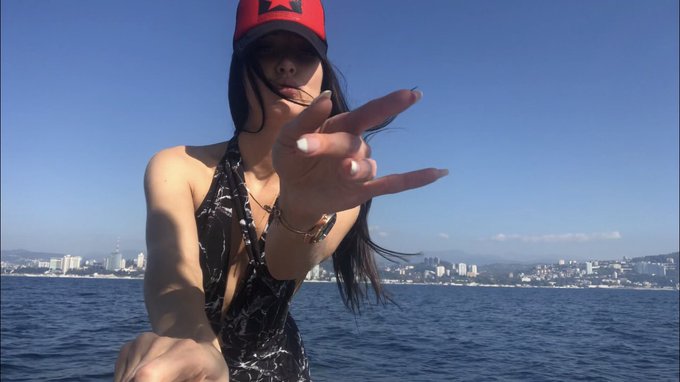 Nika Charming’s pics and videos