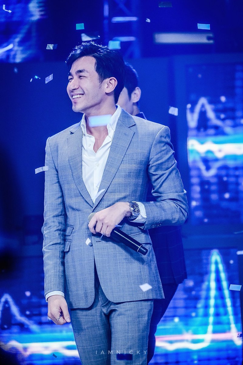 iamnickys's tweet photo. จากนักร้องปริศนาในวันนั้น จนถึงวันนี้ ...
.
@Potayyyy ได้มาเป็นนักร้องนำแล้ว และได้มาเป็นศิลปินที่มาออกรายการ ... เดินทางมาไกลแล้ว เดินต่อไปกับเพื่อน ๆ และทุกคนนะ อย่าหยุดเดิน ...
.
ภูมิใจในตัวเต้จริง ๆ
.
.
#meanband #potayyy #ICanSeeYourVoice #workpoint25 https://t.co/fg6ojhLxtF