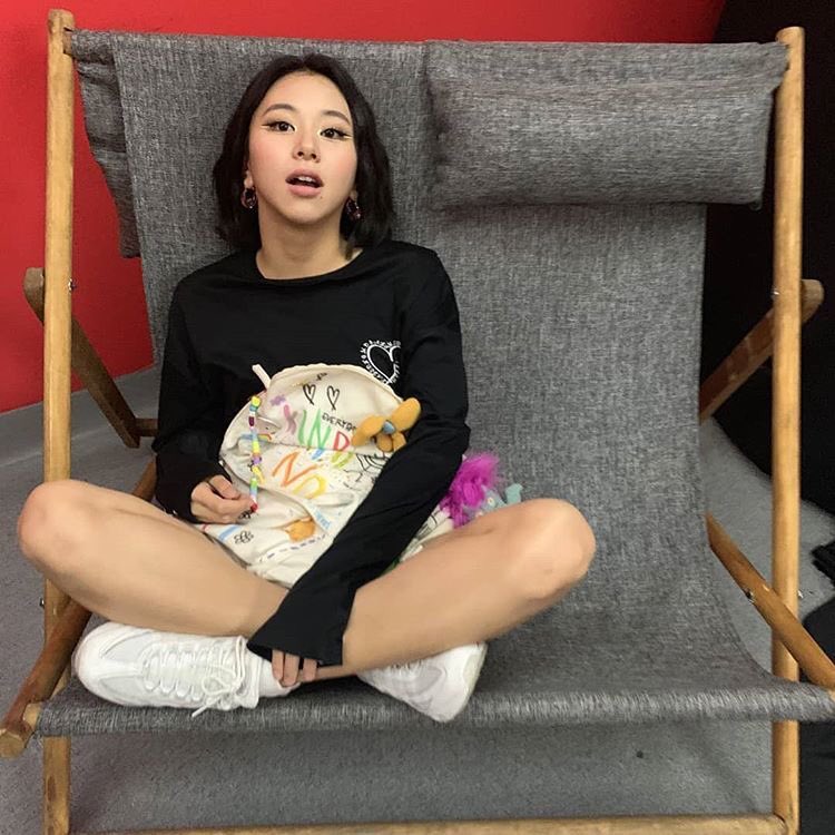 chaengfiles's tweet photo. take all the time you need to recover🥺we will be here supporting you and sending you lots of love while waiting for you, we love you so much <3 #GetWellSoonChaeyoung https://t.co/YasMMYDWZi