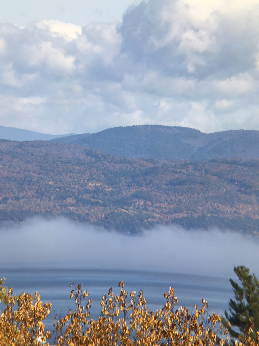 DavidHammond19's tweet photo. Lake Champlain from UVM’s Discovery  Hall. https://t.co/1UczB8VuLt