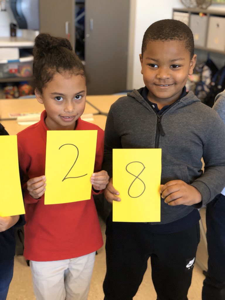 MrsMcGovern17's tweet image. We found our partners and made combinations of 10. #numberpatterns #spsmind @StrawberryIB