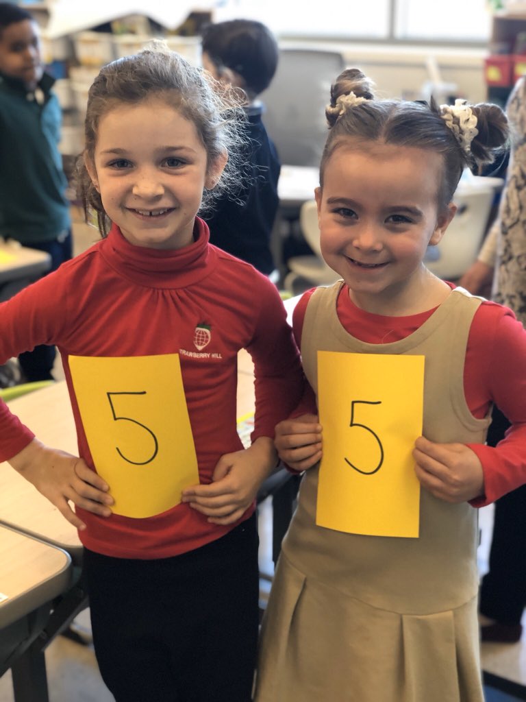 MrsMcGovern17's tweet image. We found our partners and made combinations of 10. #numberpatterns #spsmind @StrawberryIB