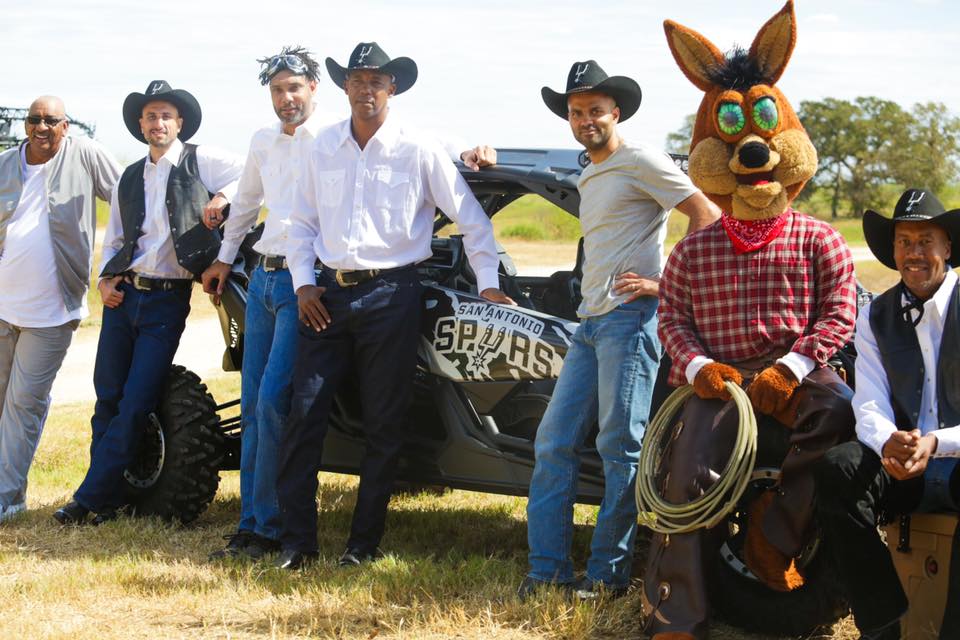 To tip off the Silver and Black's new season, <a href="/HEB/">H-E-B</a> and <a href="/spurs/">San Antonio Spurs - x</a> hit nothing but net with new commercials. #HEB #Spurs newsroom.heb.com/h-e-b-and-san-…