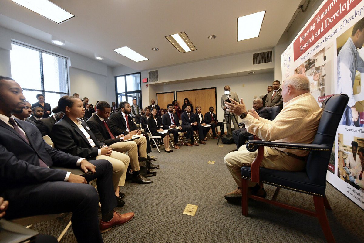 SonnyPerdue's tweet image. Was happy to be at @SCSTATE1896 yesterday. I was extremely impressed with the group of students I met. No doubt, we need more bright young minds like those at @SCSTATE1896.