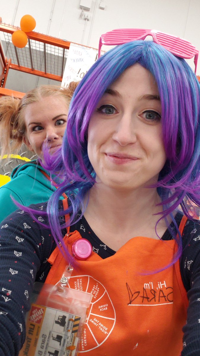 LilRaBaer's tweet photo. #wackywendnesday here at @HomeDepot3860 Uh Duh this is my real hair 🤪🤪 @julescommon @a_nicholes @redheadems @mbowen_ @John_Lerch https://t.co/UMtZlmXn8T