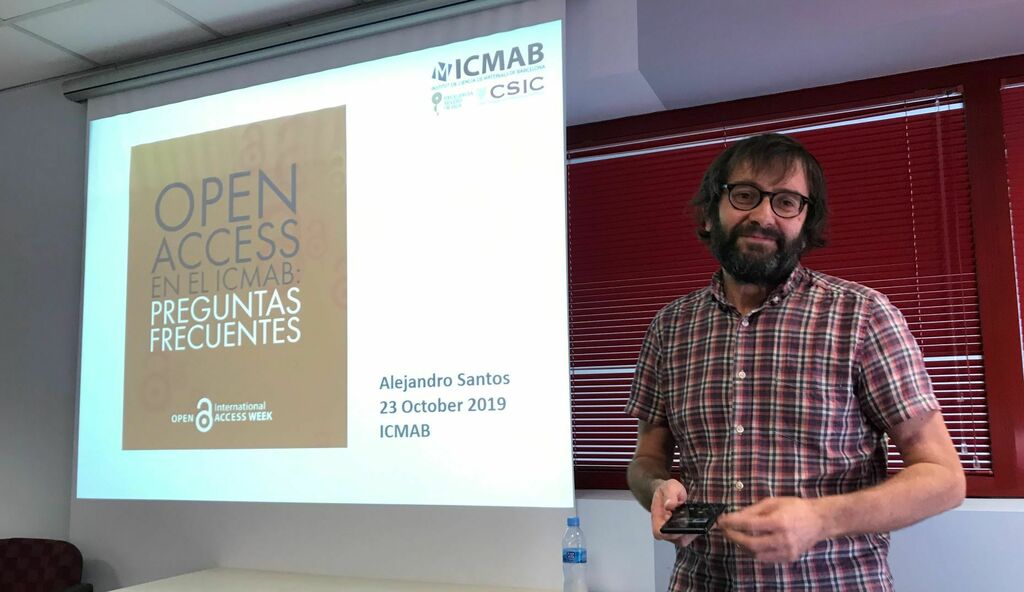 icmabCSIC's tweet photo. "Send me the postprint so we can deposit it at Digital CSIC" reminds us Alejandro Santos for the #OpenAccessWeek https://t.co/vlUr1rnlxj https://t.co/4NGrU0UrYG