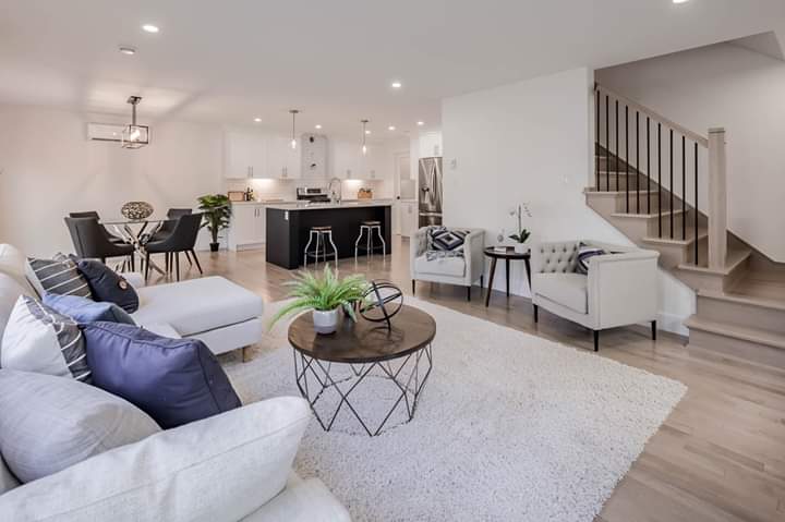 StonewaterHomes's tweet photo. #OpenHouse Experience our newest #ModelHome in @westbedford this Sunday, October 27th from 12-4 PM. We welcome you to "The Innsbrook" at 44 Innsbrook Way! @StonewaterHomes #BetterValueByDesign
View Our Current Listings in The Parks of West Bedford⬇️
https://t.co/f0Ew7E8rnj https://t.co/wbEojTtxRv