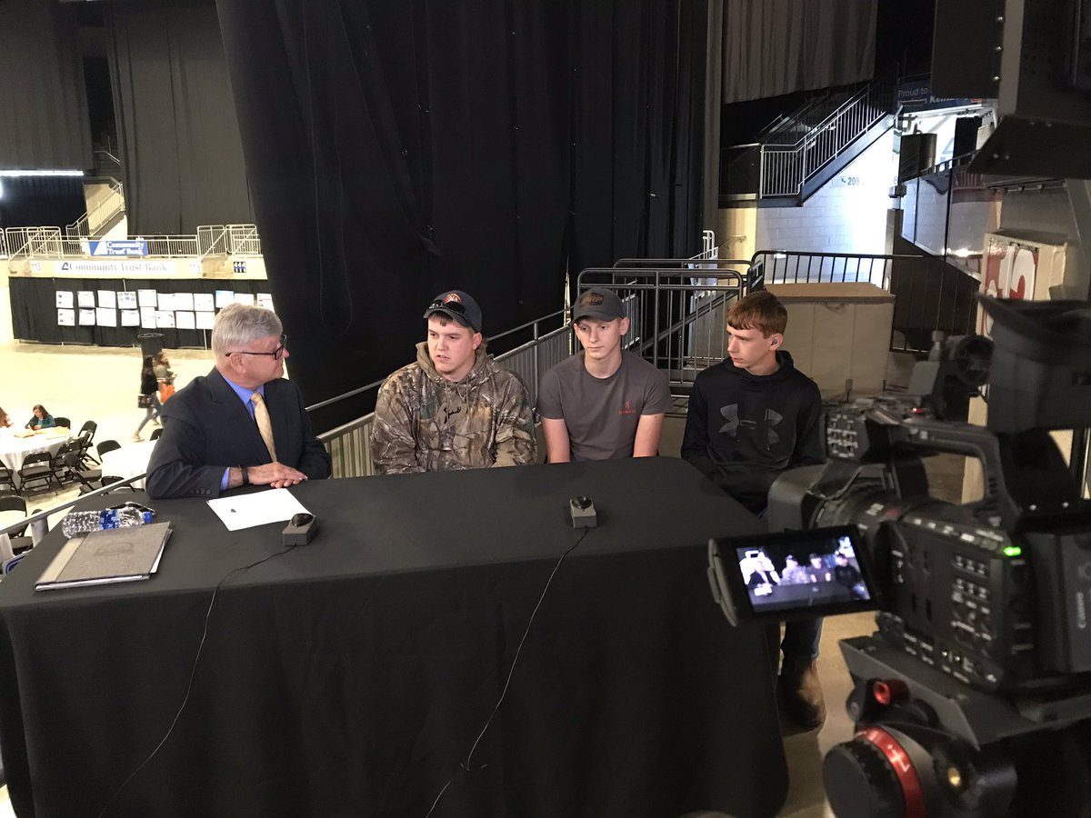 OwensAuxier's tweet photo. Students from Lee County share their tiny house plans & progress #FIREsummit @KVEC_ARI #KVECforward https://t.co/KbDgO6cx5y