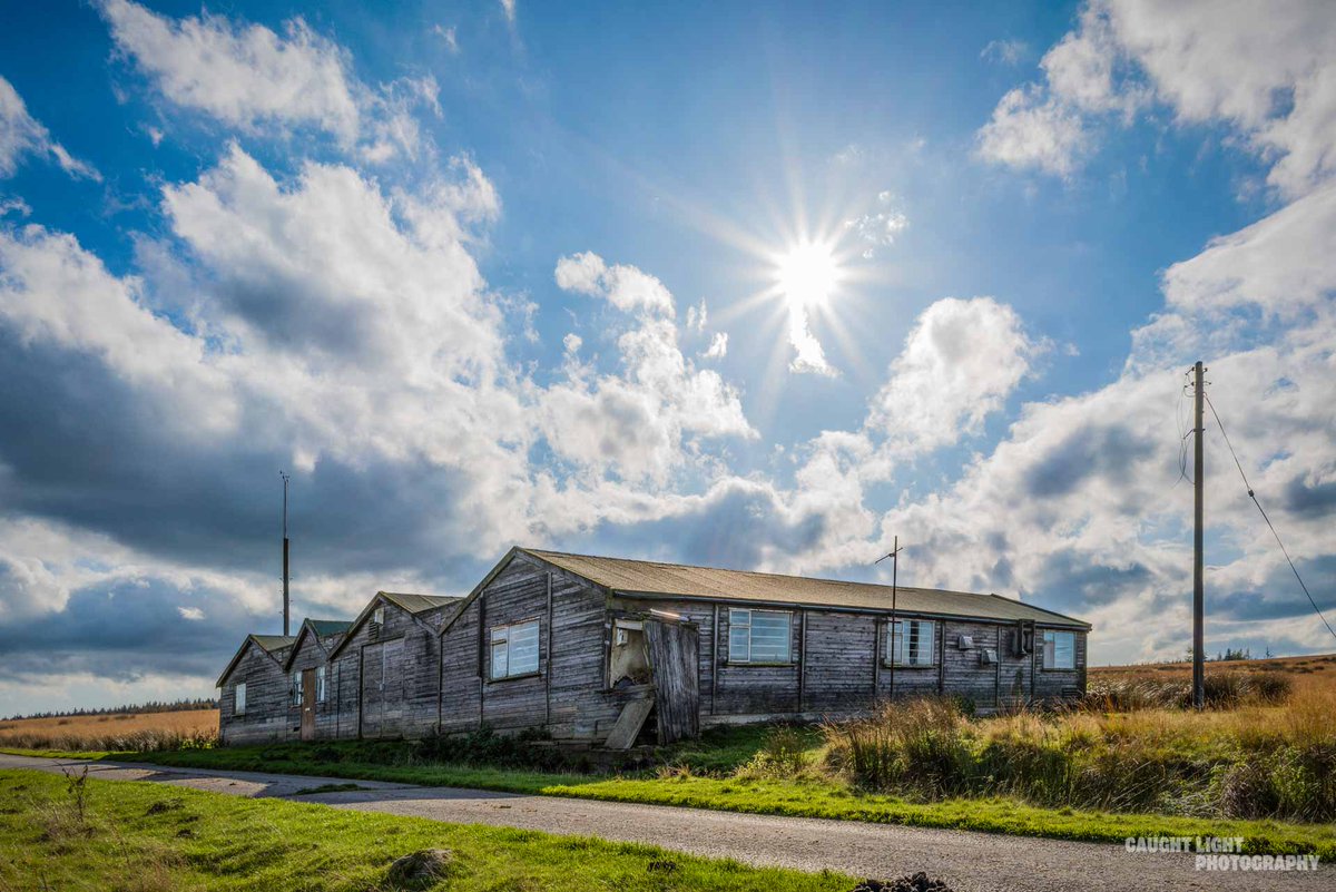 caughtlight's tweet photo. Cosmic Ray Detector
#History #SurprisingHistory #Harrogate #Beckwithshaw #HaverahPark #NorthYorkshire #Yorkshire #Experiment #Landscape #LandscapePhotography #Photography #Science #CherenkovDetector #Cherenkov #Shed #ShedLife #ManInAShed #Sunshine #Autumn #Weather https://t.co/iRbN8MmrnA