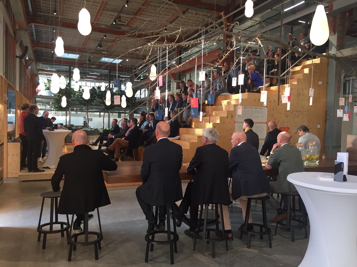 Het 90-jarig jubileum van De Meeuw hebben we gisteren gevierd tijdens de Dutch Design Week! Geslaagde dag waarin modulair bouwen = circulair bouwen werd belicht door diverse sprekers. #DDW2019