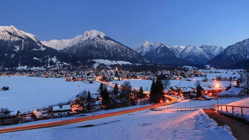 Waarom denkt iedereen bij wintersport direct aan Oostenrijk en Frankrijk? Deze week 2 leuke alternatieven. Maar ook korting tot € 100 per persoon voor wintersport met skipas, wat kost een skiles en waar moet je op letten bij Ski in… wintersportnieuwsbrief.nl/wintersport-me…