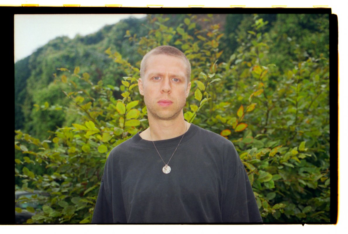 Danish songwriter <a href="/gGoOssSS/">Goss</a> is on direct, dynamic form in this live clip of new single 'Blood' - 

clashmusic.com/videos/goss-sh…