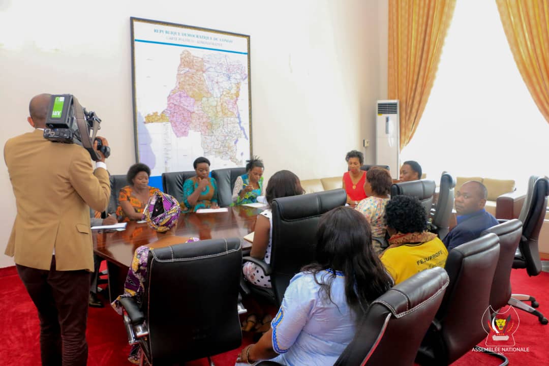 AjemaRdc's tweet photo. Suite à l’insécurité qui se vit dans la province de l’Ituri et à Beni, notamment sur les violences sexuelles était au centre des échanges entre l’Hon. Pdte de l'@AssembleeN, @JeanineMabunda et une délégation de la Solidarité Féminine pr le Pays et le Dvpmt Intégral « SOFEPADI », https://t.co/uUwZdt1ffV