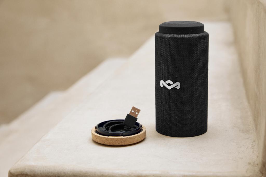 houseofmarley's tweet photo. Store on the go. ✔Our No Bounds Sport has a built in cable stash....but we’ll let you decide what to store. 😉#NoBoundsSport #CableStash #HouseofMarley https://t.co/nJd7fJoEtZ