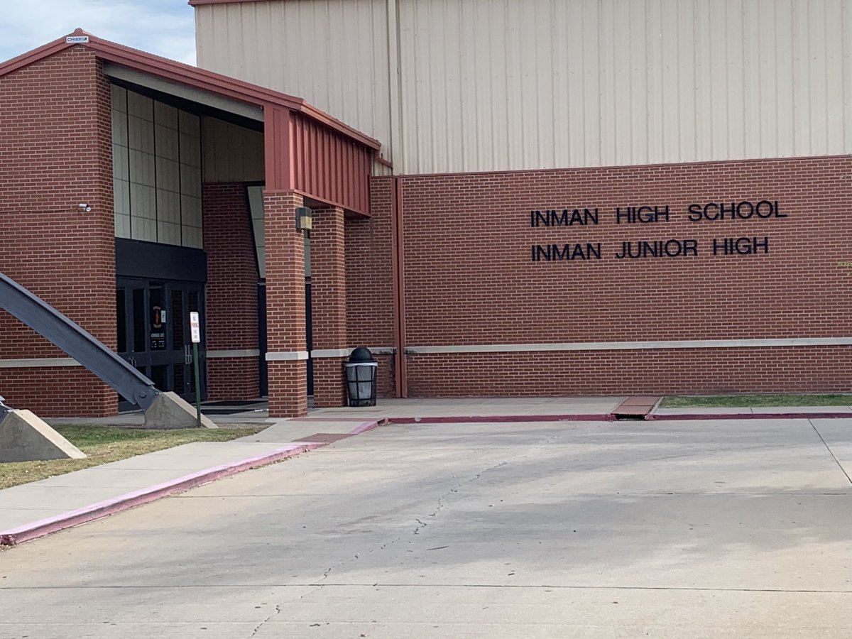 DrBrittonHart's tweet photo. I appreciate @tweinbrenner448 principal @InmanSchools taking time to share his successes as he starts his 4th year at the helm. Also got to see a former colleague @MrsMBloom #OutstandingTeacher #KSLeaders @KSPrincipals https://t.co/frjPRUvydK