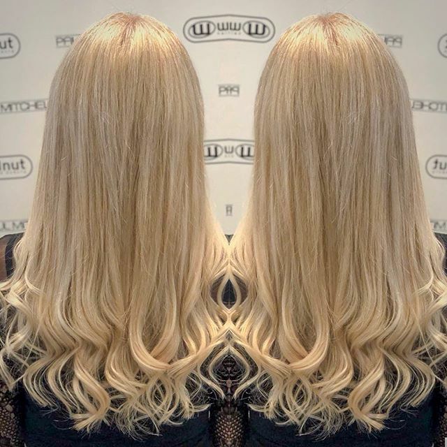 TheWalnutWay's tweet image. 🙈WHEN YOU WISH YOU’D REMEMBERED THE BEFORE PIC!!! 😂

Our gorgeous new client had a full head of grown out discoloured extensions. ❤️A day Walnut it’s out with the old &amp;amp; in with the STUNNING new 18” @beauty_worksonline #sticktip #remyhair #hairextensi… ift.tt/2BClfkL