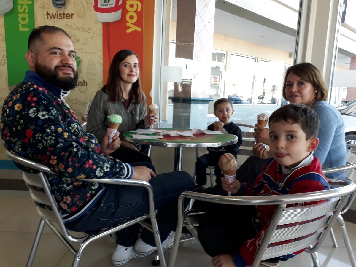 HTrevly's tweet photo. #FamiliaTrevly #FelizMiercoles https://t.co/02FHRWi5Ms