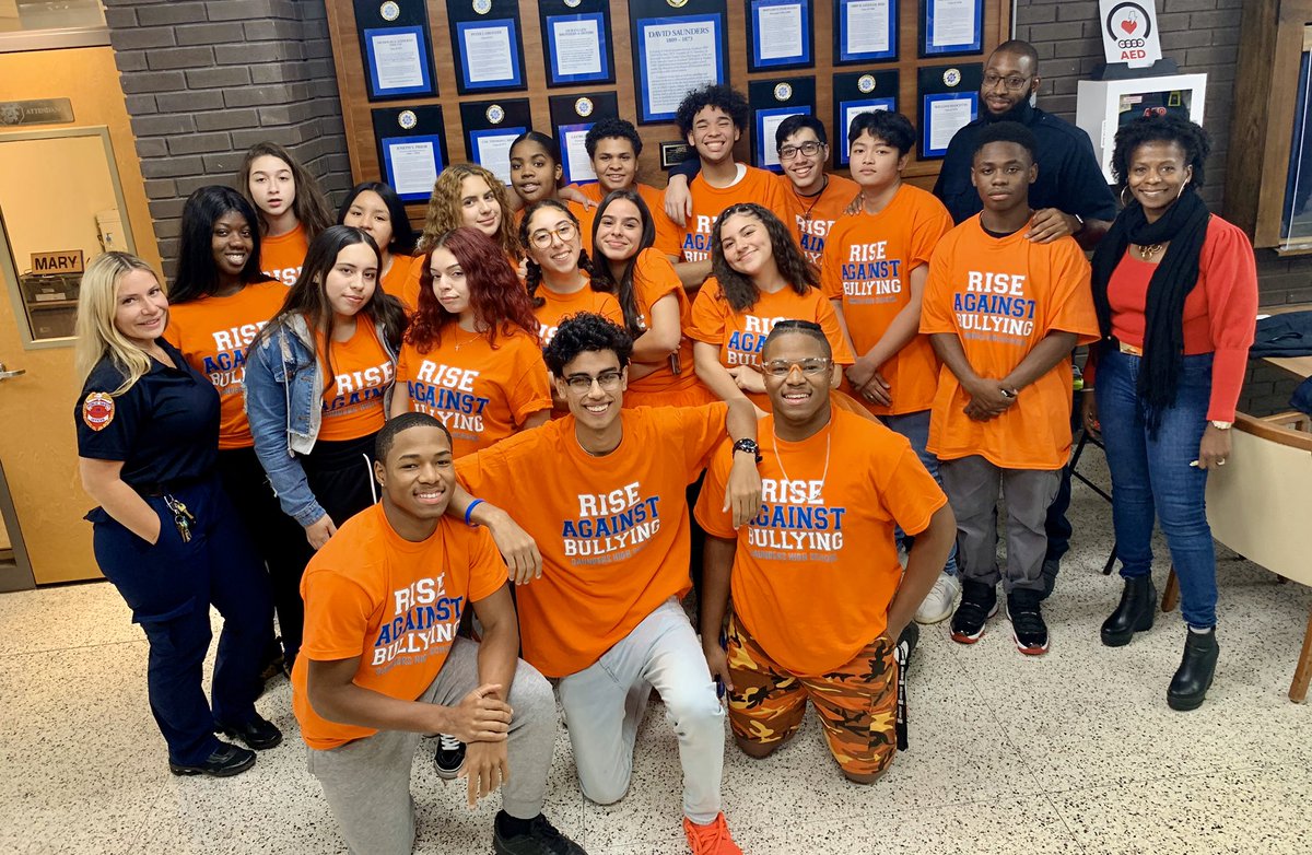 Saunders High Schools’s MBK and MSK groups supporting #UnityDay2019 and Bully Prevention Month. #RiseAgainstBullying