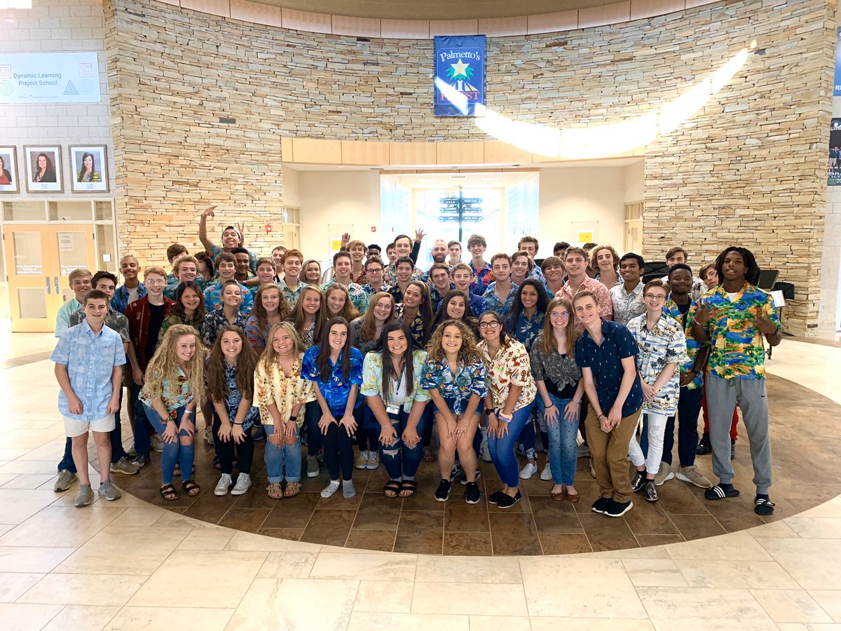 theAaronRailey's tweet photo. Had a blast today performing with this fun bunch! It’s been incredible to watch this group grow from 18 students in year one to over 60 students now in year four! #SteelBand #Steeldrums #RBHSGators #Thebestisyettocome https://t.co/nCPLaNU6F0